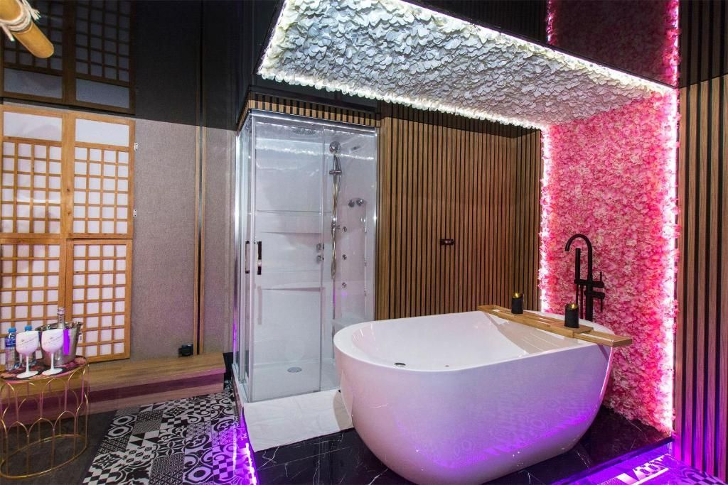 Secret Apartments: japońska łazienka z wanną