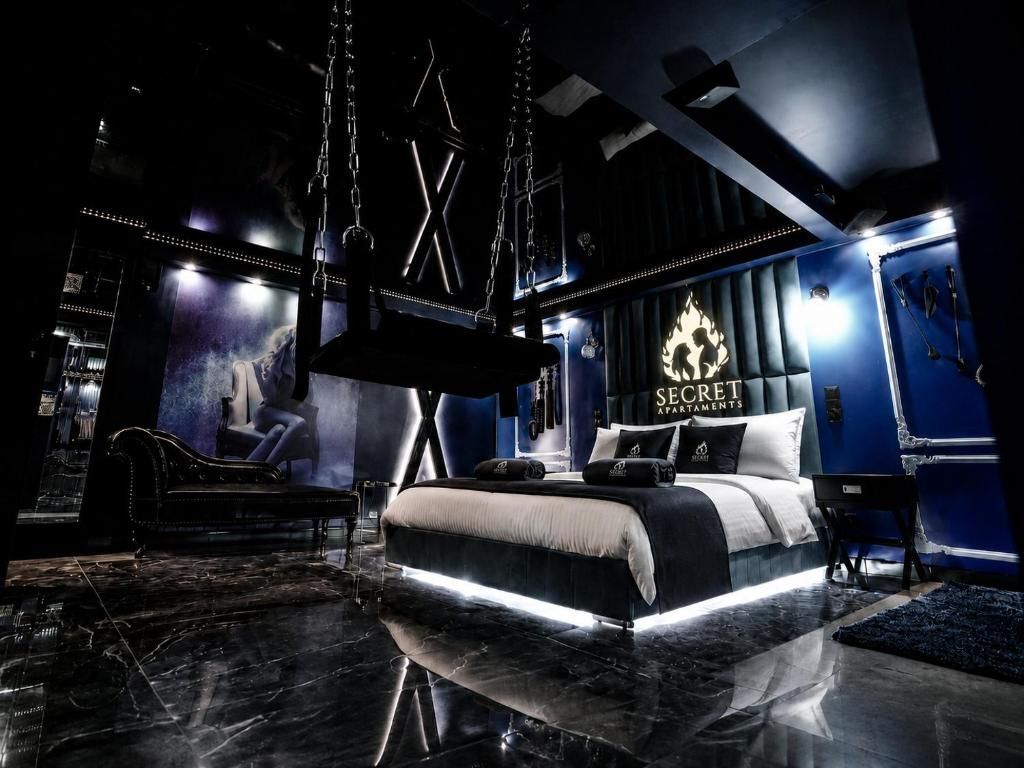 Secret Apartments: sypialnia z podświetlonym łóżkiem